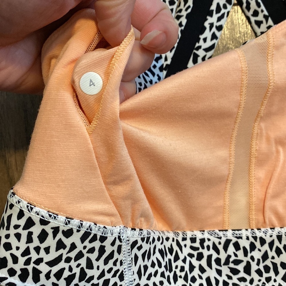 Lululemon Rack Pack Bra Size 4 EUC - Picture 13 of 13